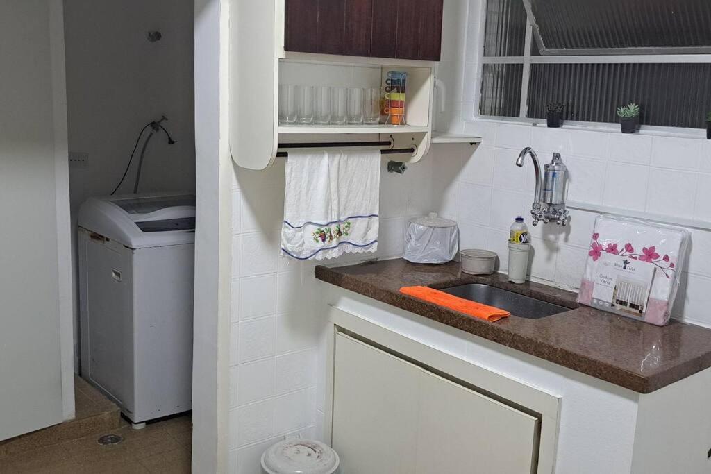 Apartamento Charmoso A 400Mts Da Praia Da Enseada Guaruja Exterior photo